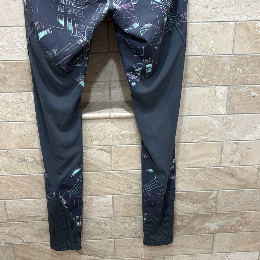 Zella Geometric Patterned Leggings - Picture 6 of 11